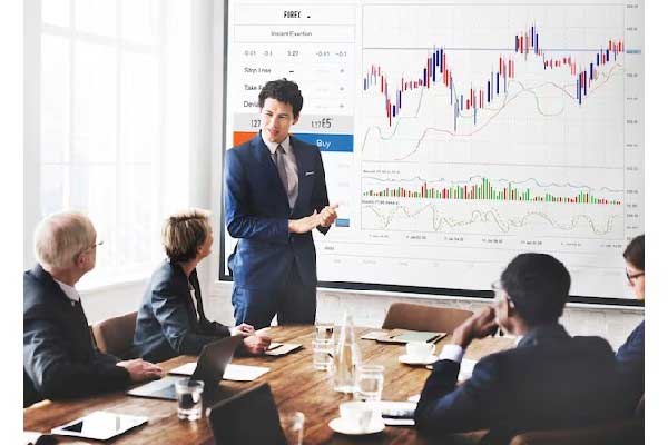 欧洲央行行长拉加德对特朗普对美联储主席鲍威尔的批评发表了看法